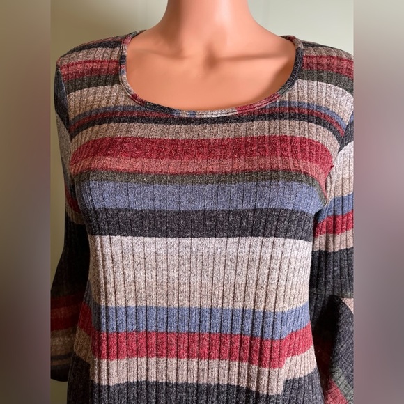 J. Rose Women's Knit Dress. Size 4. Multicolored Stripes. Bell Sleeves. - Picture 6 of 7